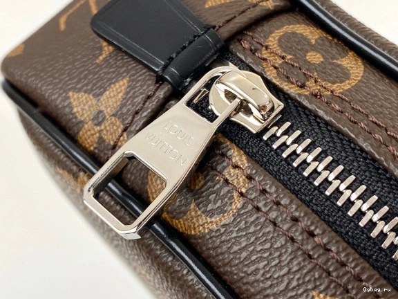 PM POUCH TOILETRY LOUIS VUITTON 0710